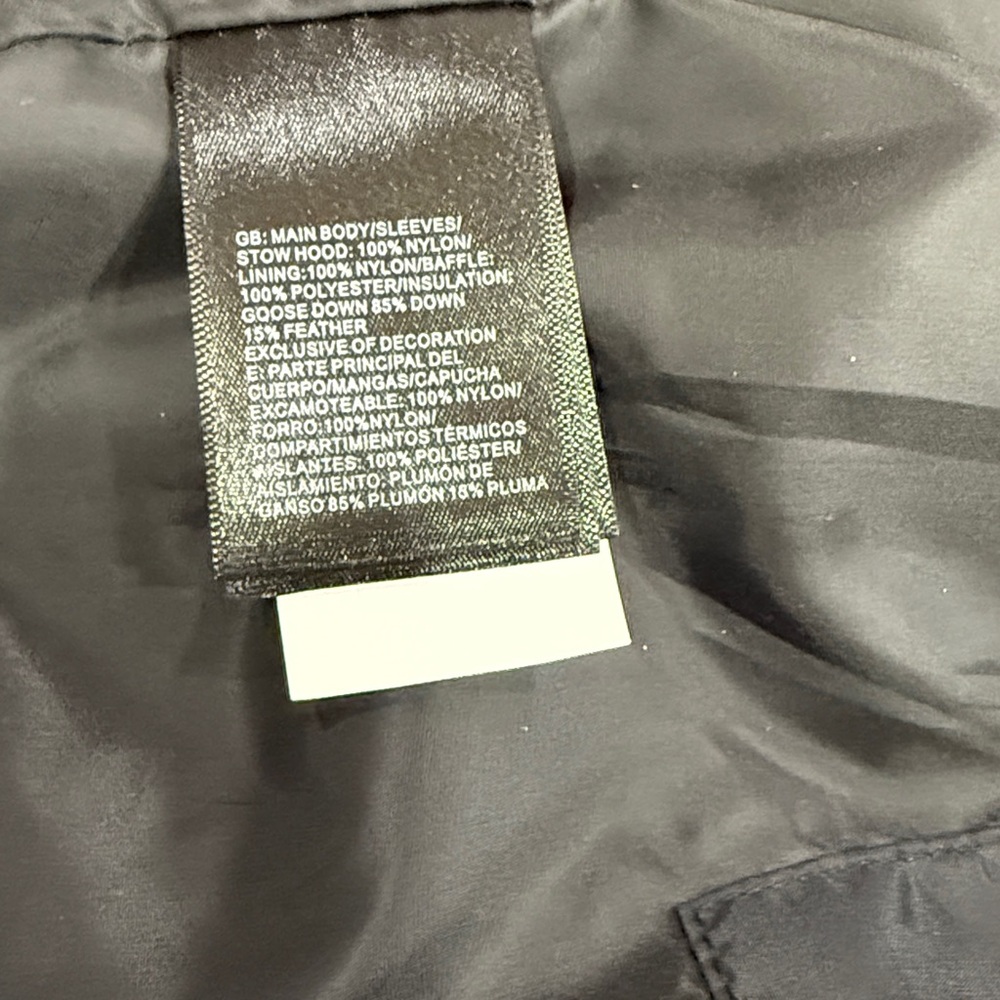 The North Face Men's Dark Puffer Jacket - Picture 8 of 17